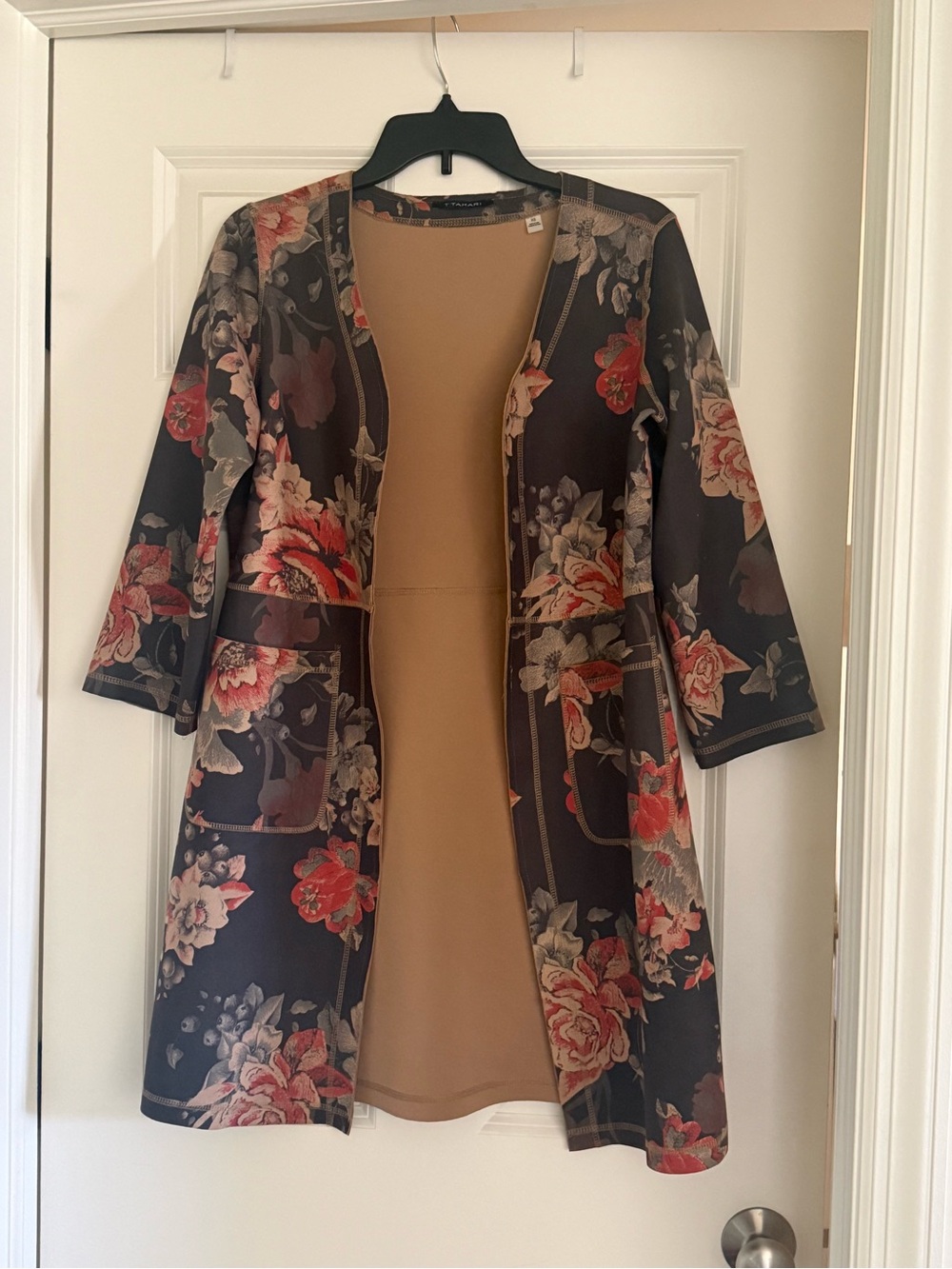 Tahari Floral Open Front Long Blazer Jacket - Black & Tan with Red Flowers